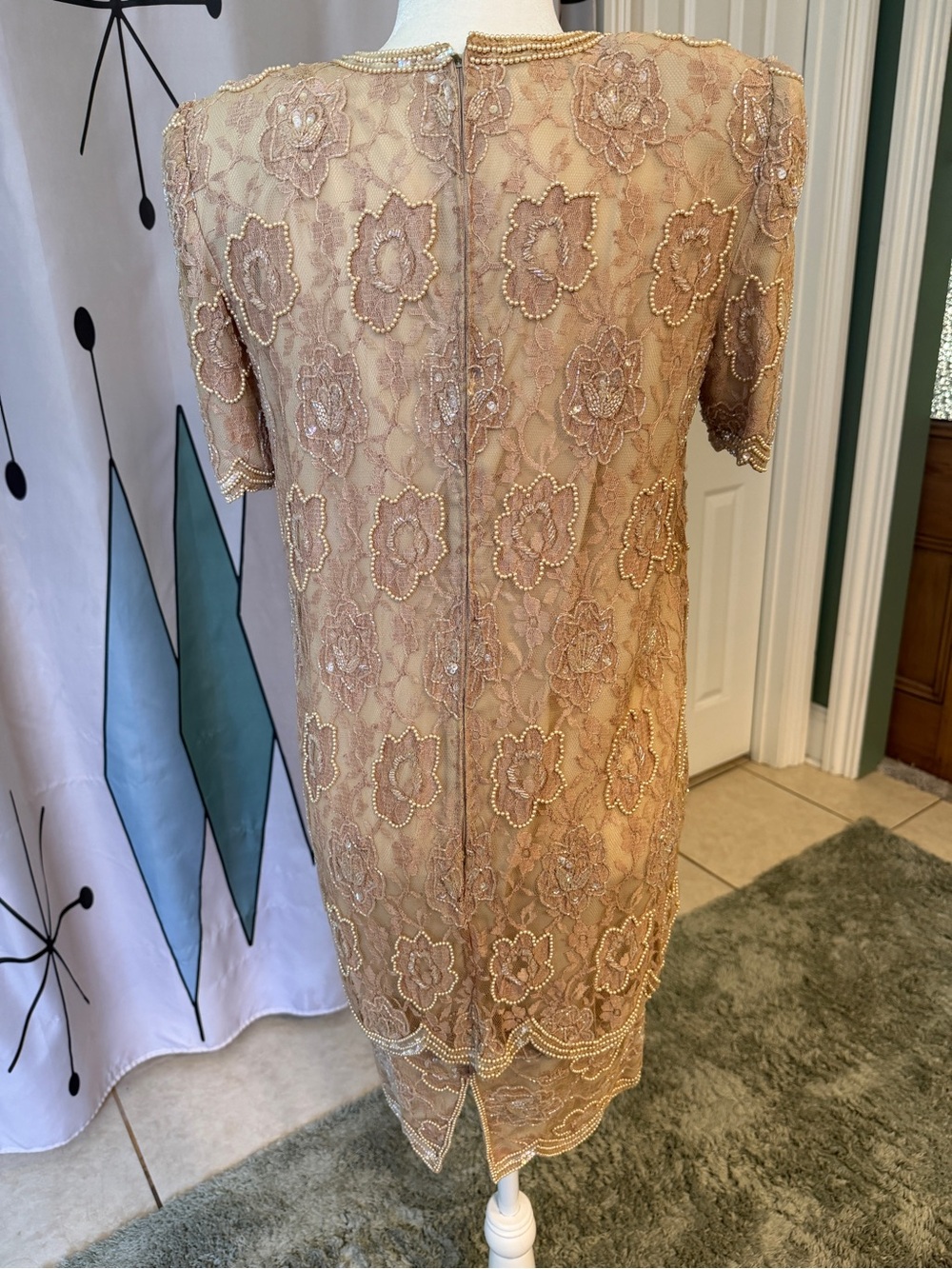 Elegant Tan/Cream Lace Beaded Midi Dress… Beautiful condition! - Picture 3 of 9